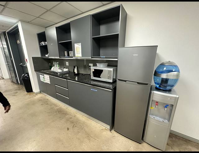 23.92M² SERVICED OFFICE TO LET IN ROSEBANK